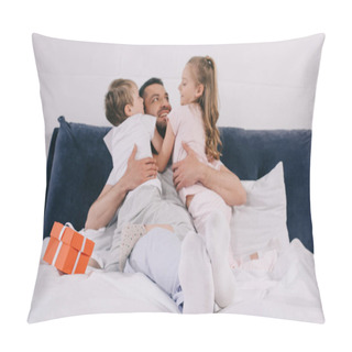Personality  Adorable Kids Hugging Happy Dad On Fathers Day Near Gift Box On Bedding Pillow Covers