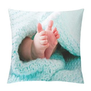 Personality  Baby Feet In Blanket Pillow Covers