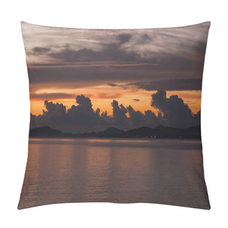 Personality  Tranquil Cloudy Sunset Sky Over Sea Surface Pillow Covers