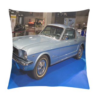 Personality  Ford Mustang Pillow Covers