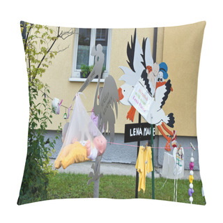 Personality  Stork As A Symbol Fã ¼ R Newborn Child Pillow Covers