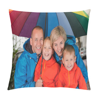 Personality Happy Rain Family Walk Under Rain Pillow Covers