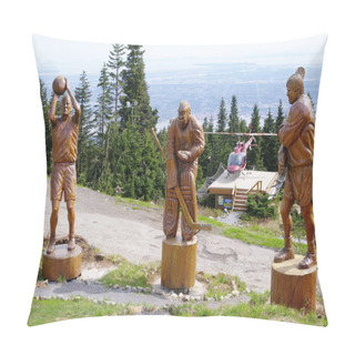 Personality  Grouse Mountain - Wooden Sportsmen , Vancouver , Canada Pillow Covers