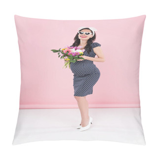 Personality  Pretty Pregnant Woman In Sunglasses Holding Flower Bouquet On Pink Background Pillow Covers