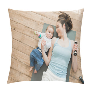 Personality  Mother And Baby Boy Playing With Dumbbells Pillow Covers