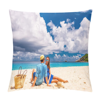 Personality  Couple On A Beach At Seychelles Pillow Covers