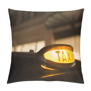 Personality  Taxi In London Pillow Covers