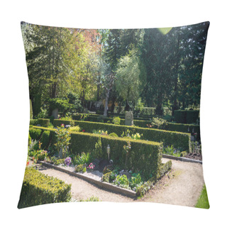 Personality  Bushes Pillow Covers