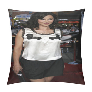 Personality  Actress Catherine Bell Pillow Covers