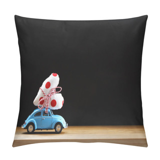 Personality  Miniature Blue Car Carrying A Red Heart Pillow Covers
