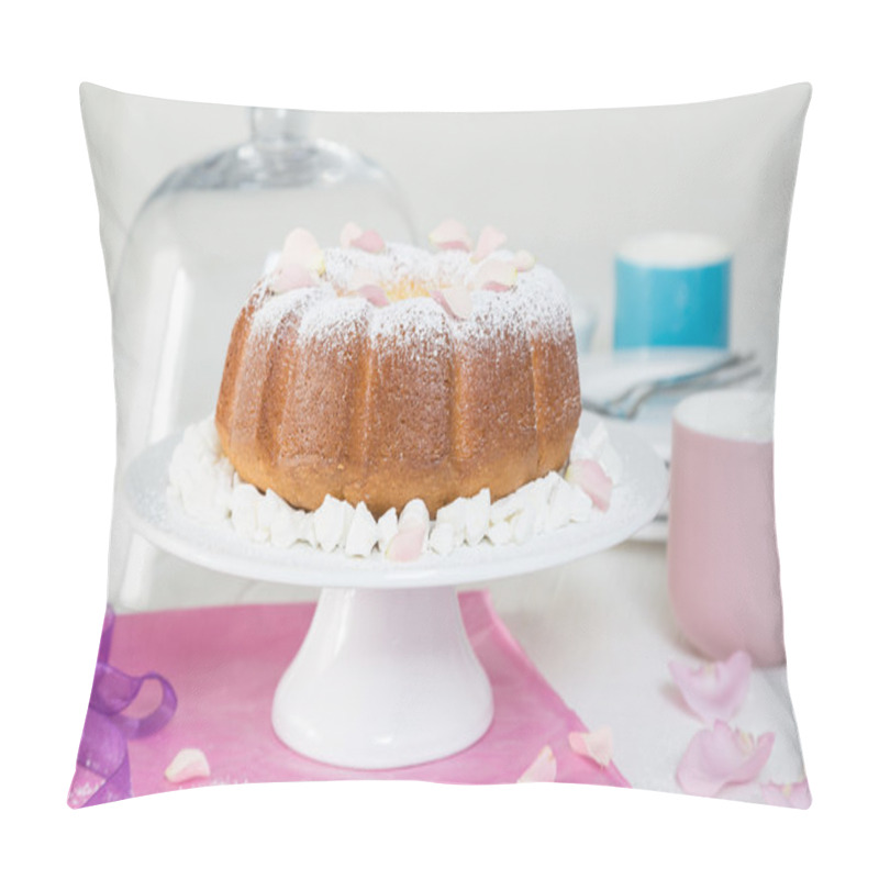Personality  Gugelhupf Cake With Powdered Sugar And Blossom Pillow Covers