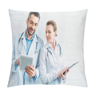 Personality  Happy Doctors Working Together With Tablet And Clipboard Pillow Covers