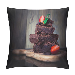 Personality  Chocolate Cake With Strawberry Pillow Covers