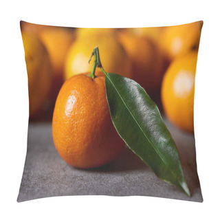 Personality  Selective Focus Of Sweet Orange Clementine With Green Leaf Near Tangerines Pillow Covers
