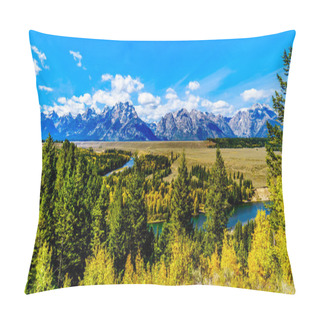 Personality  The Peaks Of The Grand Tetons Behind The Winding Snake River Viewed From The Snake River Overlook On Highway 191 In Grand Tetons National Park, Wyoming, United States Pillow Covers