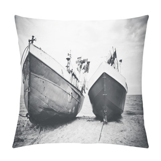 Personality  Fishing Boats On The Beach Pillow Covers