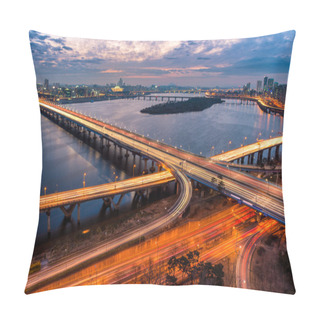 Personality  Seoul At Dusk Pillow Covers