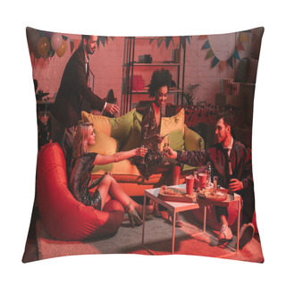 Personality  Young People Celebrating With Drinks In Cozy Room Pillow Covers