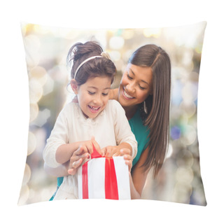 Personality  Happy Mother And Little Girl With Gift Box Pillow Covers