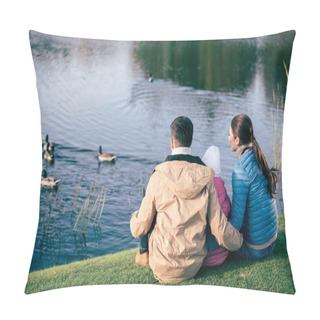 Personality  Family Looking At Lake With Ducks Pillow Covers