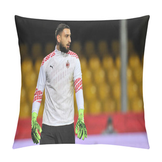 Personality  Gianluigi Donnarumma Player Of AC Milan, During The Match Of The Italian Football League Serie A Between Benevento Vs Milan Final Result 0-2, Match Played At The Ciro Vigorito Stadium In Bevento. Italy, January 03, 2021.  Pillow Covers