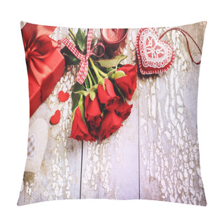 Personality  Red Roses With Decorative Hearts And Presents Pillow Covers