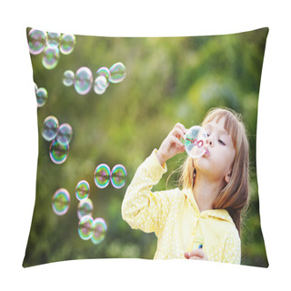 Personality  Child Starting Soap Bubbles Pillow Covers
