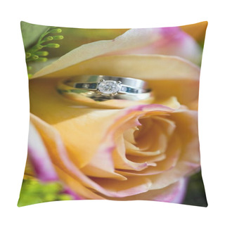 Personality  Rose Rings Pillow Covers