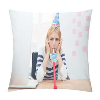 Personality  Girl Blows Whistle Pillow Covers