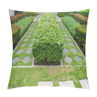 Personality  Gravel Texture And Strip Grass In Garden Pillow Covers