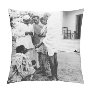 Personality  Mahatma Gandhi, Greeting A Blind Man During His Visit To The Riot Stricken Areas Of Bihar, 1947, India    Pillow Covers