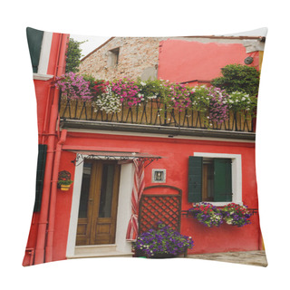 Personality  Colourfully Painted House In Burano, Italy Pillow Covers