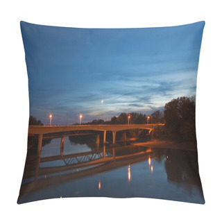 Personality  Bridge Over The Wabash River In Indiana Pillow Covers