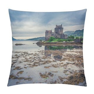 Personality  Sunset Over Lake At Eilean Donan Castle, Scotland, UK Pillow Covers