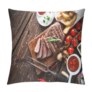 Personality  Tasty Beef Steak With Vegetable Side-dish Pillow Covers