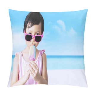 Personality  Kid With Sunglasses Enjoy Ice Cream Pillow Covers