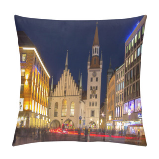 Personality  Old Town Hall In Munich Pillow Covers