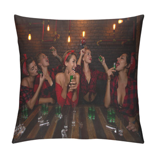 Personality  Pin Up Girls In Nightclub Having Fun Pillow Covers