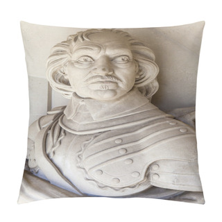 Personality  Oliver Cromwell Sculpture In London Pillow Covers