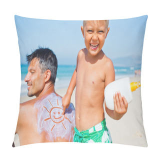 Personality  Applying Sun Cream Pillow Covers