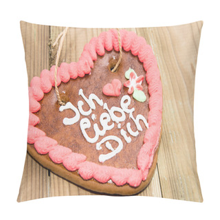 Personality  Gingerbread-Heart With I Love You In German Pillow Covers