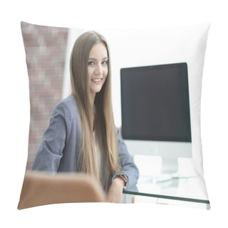 Personality  Female Office Employee Sitting At A Desk Pillow Covers