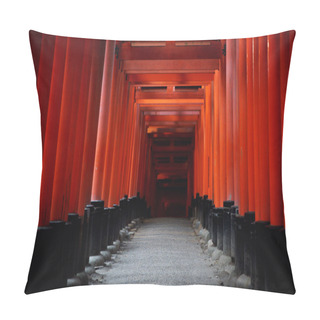 Personality  Red Tori Gate At Fushimi Inari Shrine In Kyoto, Japan , Selectiv Pillow Covers