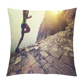 Personality  Running Woman Trail Runner On The Great Wall Top Of Mountain Pillow Covers