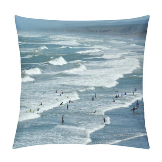 Personality  Surfing In Muriwai Beach - New Zealand Pillow Covers