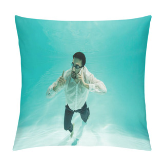 Personality  Muslim Businessman Pointing With Finger While Talking On Smartphone Underwater  Pillow Covers