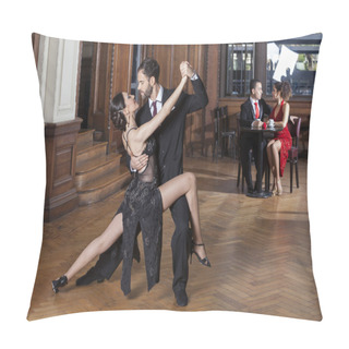 Personality  Tango Dancers Performing While Couple Dating In Restaurant Pillow Covers