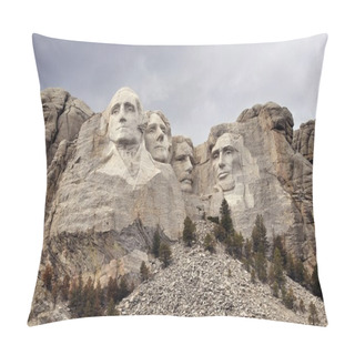 Personality  Mount Rushmore Pillow Covers