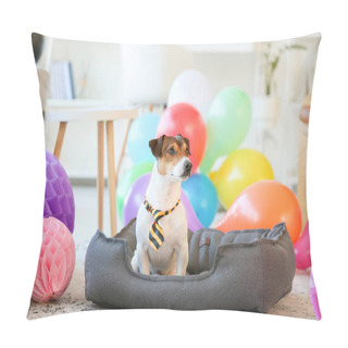 Personality  Adorable Dog Celebrating Birthday At Home Pillow Covers