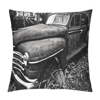 Personality  Grunge And Hight Rusty Old Car.  Pillow Covers